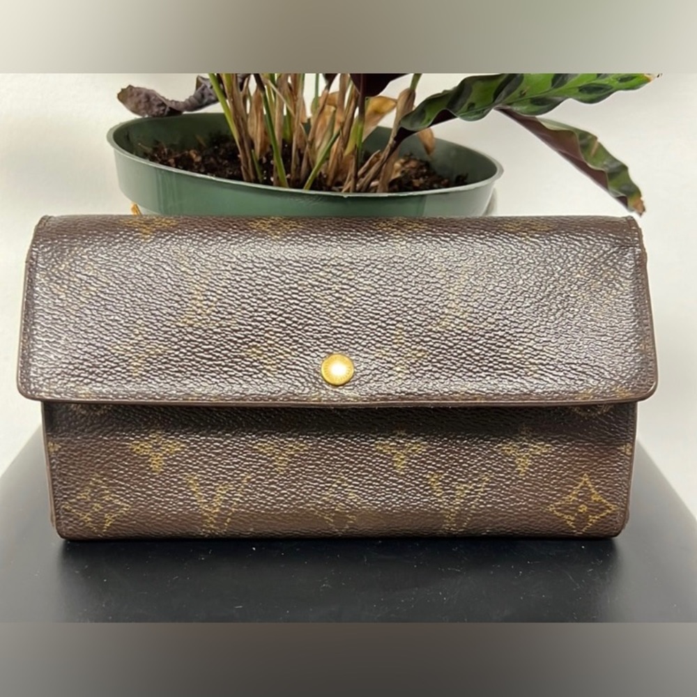 Louis Vuitton LTH1001 LV Long Monogram Wallet